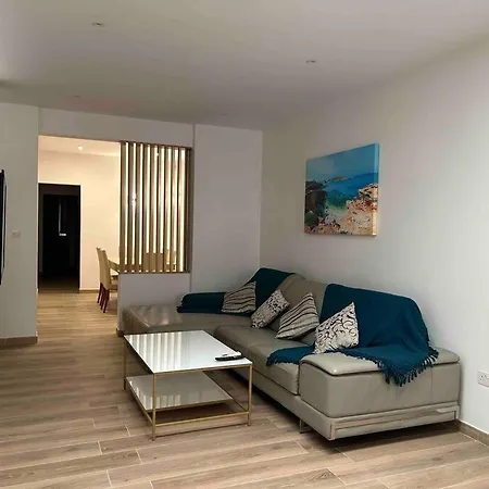 A Flat In The Heart Of Bugibba Apartmán