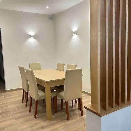 A Flat In The Heart Of Bugibba Апартаменты